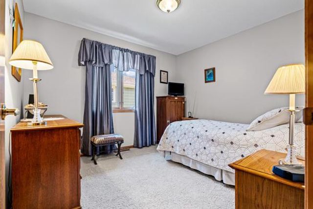 1124 EAST AVENUE N, Onalaska, WI 54650