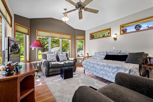 1124 EAST AVENUE N, Onalaska, WI 54650