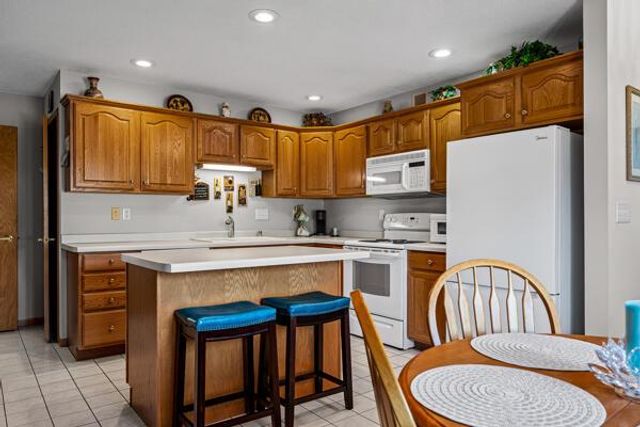 1124 EAST AVENUE N, Onalaska, WI 54650