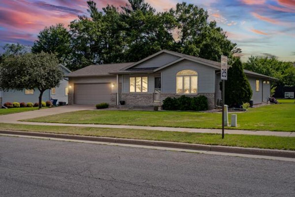 1124 EAST AVENUE N, Onalaska, WI 54650