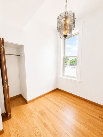 2621 W Crystal Street 3, Chicago, IL 60622