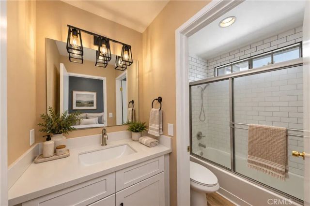 111 S Lakeview i, Placentia, CA 92870