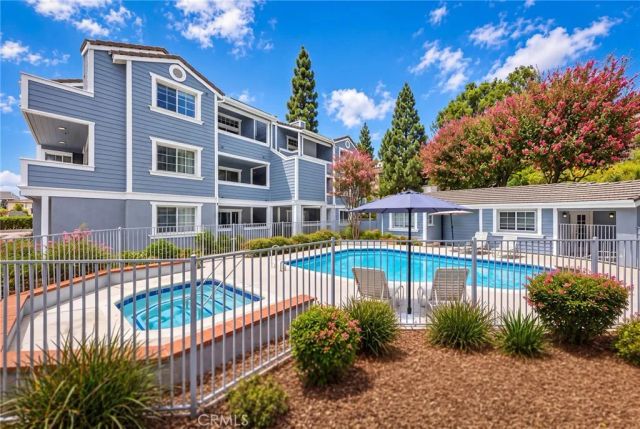 111 S Lakeview i, Placentia, CA 92870
