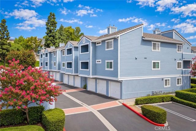 111 S Lakeview i, Placentia, CA 92870