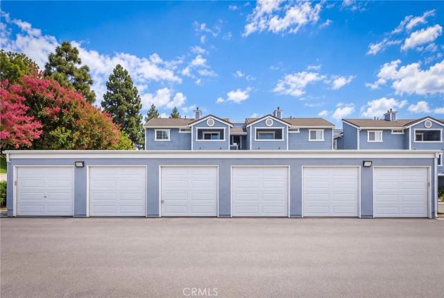 111 S Lakeview i, Placentia, CA 92870