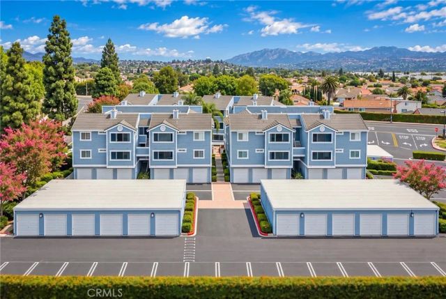 111 S Lakeview i, Placentia, CA 92870