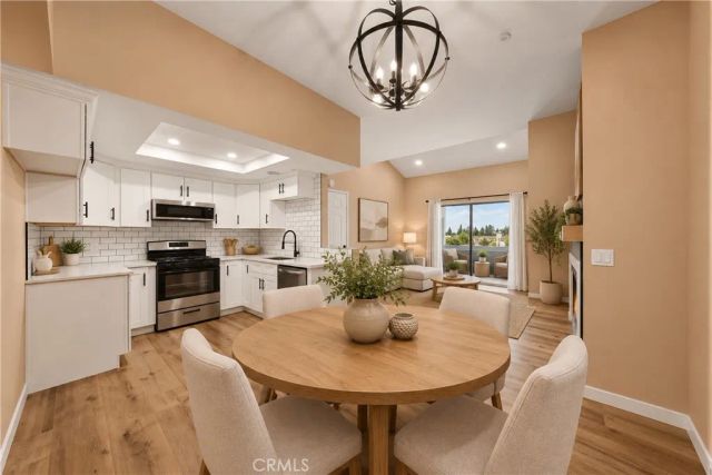 111 S Lakeview i, Placentia, CA 92870
