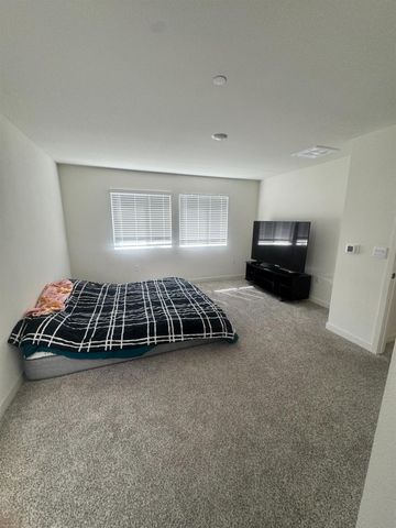 8224 Whippersnapper Way, Roseville, CA 95747