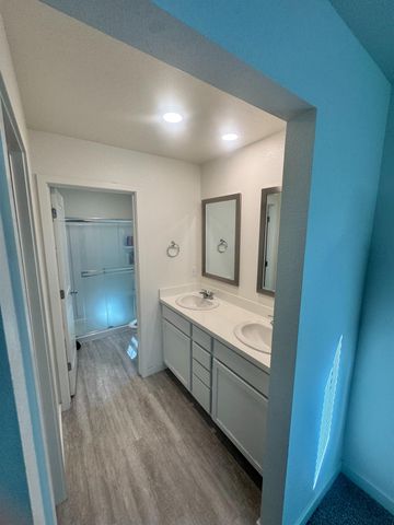 8224 Whippersnapper Way, Roseville, CA 95747