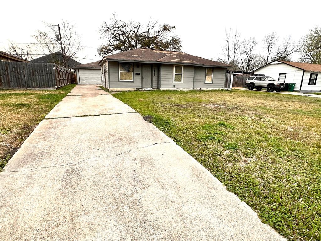 1209 Glenn Avenue, Pasadena, TX 77506