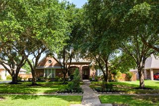 903 Lake Grayson Drive, Katy, TX 77494