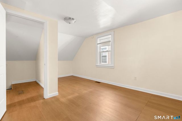 59 North Place, West Haven, CT 06516