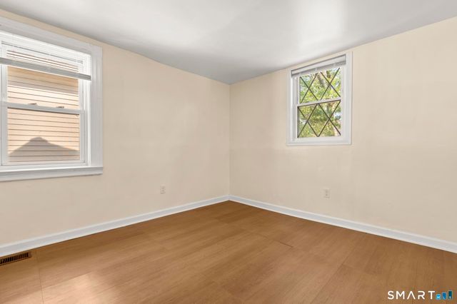 59 North Place, West Haven, CT 06516