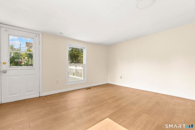 59 North Place, West Haven, CT 06516