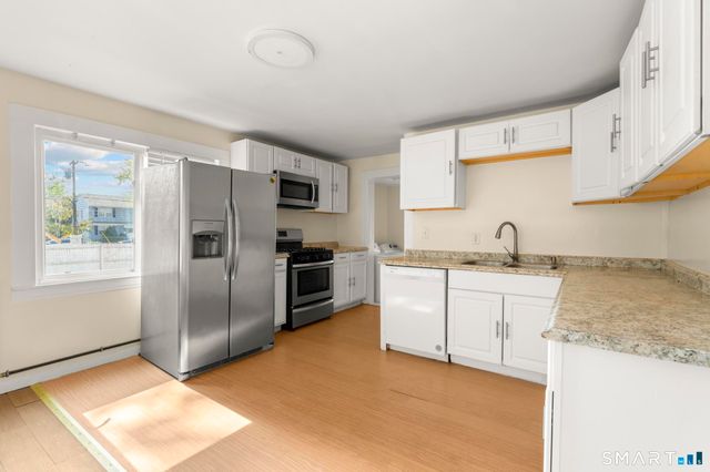 59 North Place, West Haven, CT 06516