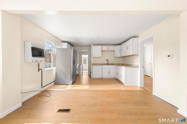 59 North Place, West Haven, CT 06516