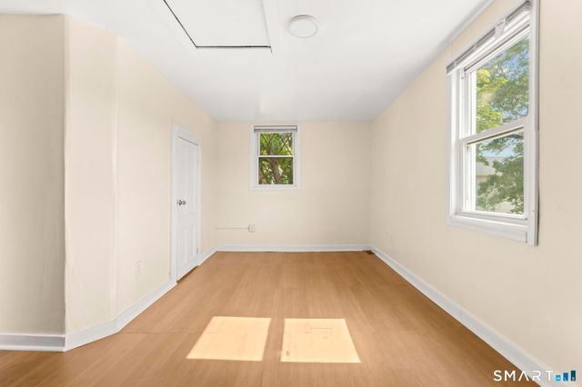59 North Place, West Haven, CT 06516