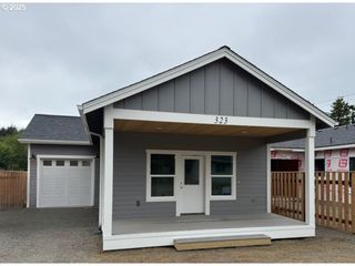 323 Se OAR Ave, Lincoln City, OR 97367