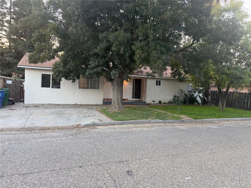 2580 Country Drive, Merced, CA 95340