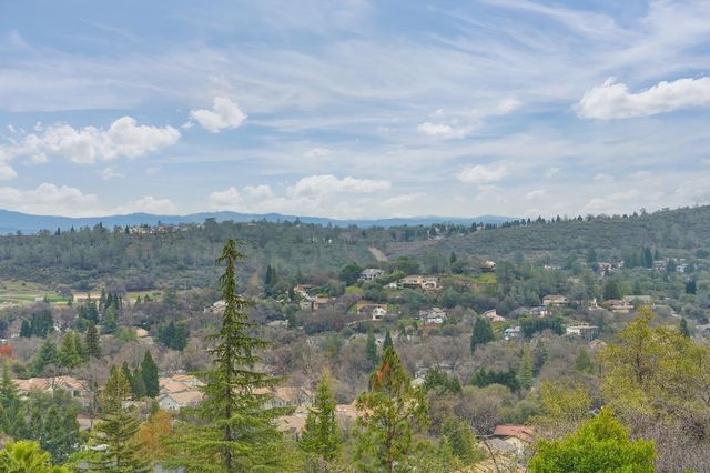 3300 Woodleigh Ln, Cameron Park, CA 95682