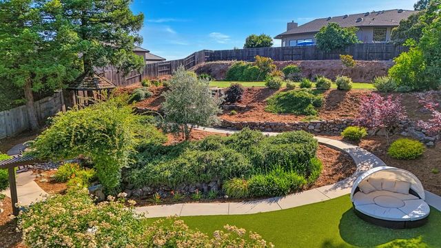 3300 Woodleigh Ln, Cameron Park, CA 95682