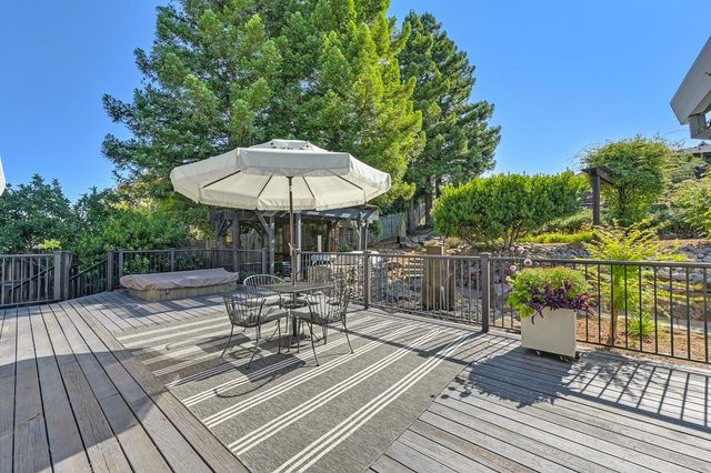 3300 Woodleigh Ln, Cameron Park, CA 95682