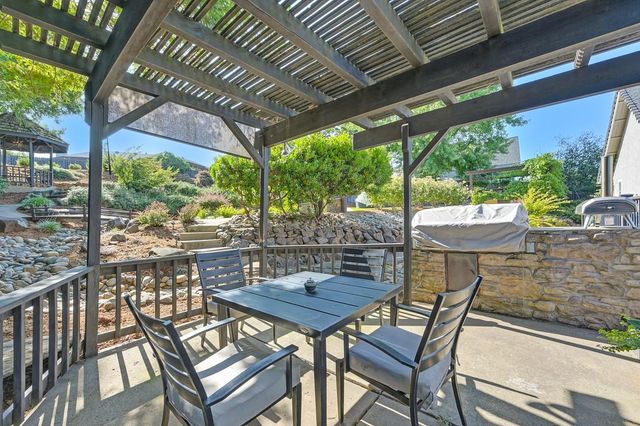 3300 Woodleigh Ln, Cameron Park, CA 95682