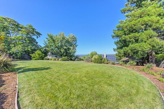 3300 Woodleigh Ln, Cameron Park, CA 95682