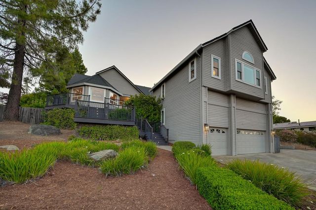 3300 Woodleigh Ln, Cameron Park, CA 95682