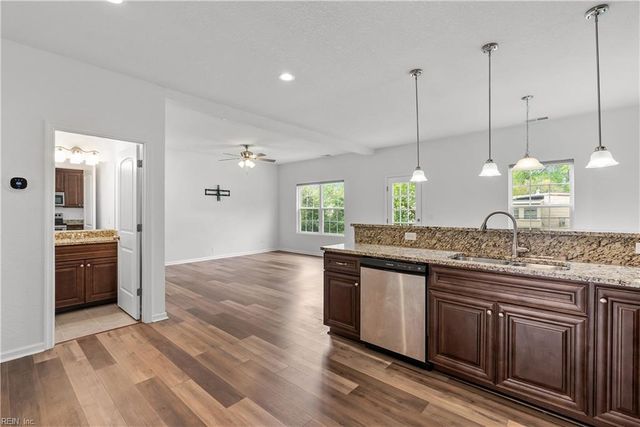 610 Mooney RD, Chesapeake, VA 23325