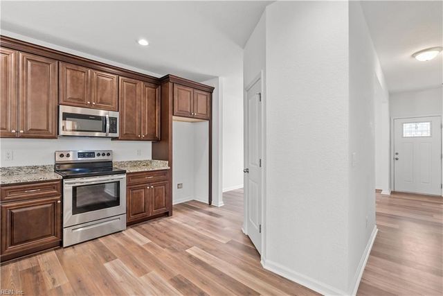 610 Mooney RD, Chesapeake, VA 23325