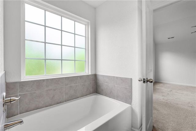 610 Mooney RD, Chesapeake, VA 23325