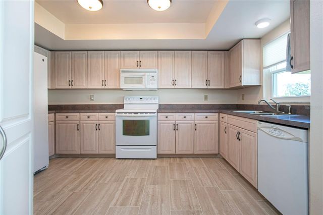 1904 BOSKY COURT, Sun City Center, FL 33573