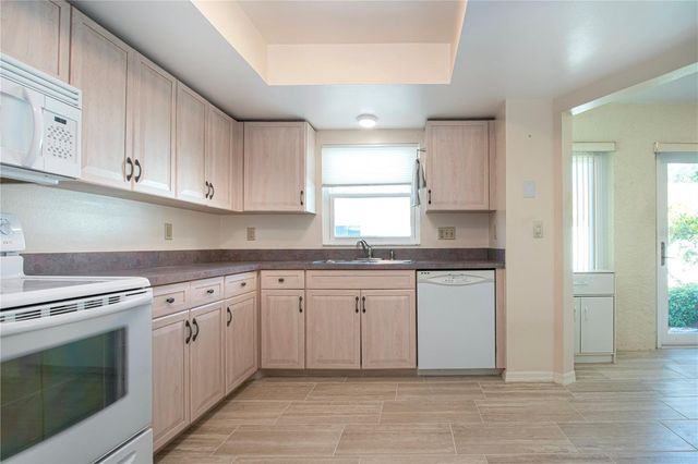 1904 BOSKY COURT, Sun City Center, FL 33573