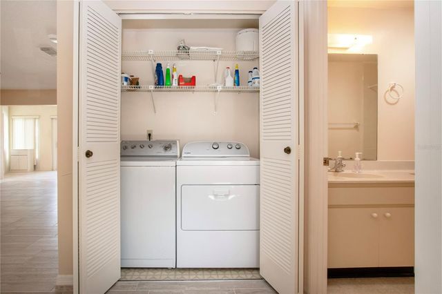 1904 BOSKY COURT, Sun City Center, FL 33573