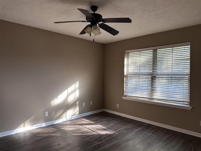 1012 Live Oak Street, Lake Charles, LA 70601