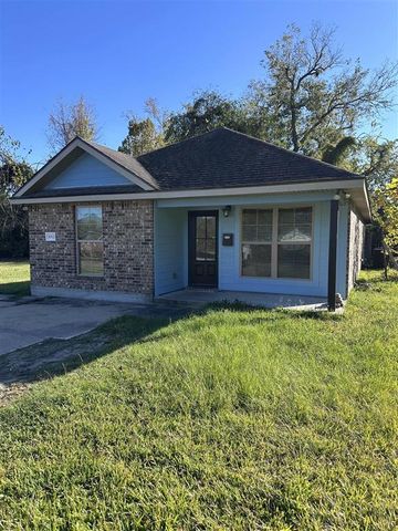 1012 Live Oak Street, Lake Charles, LA 70601
