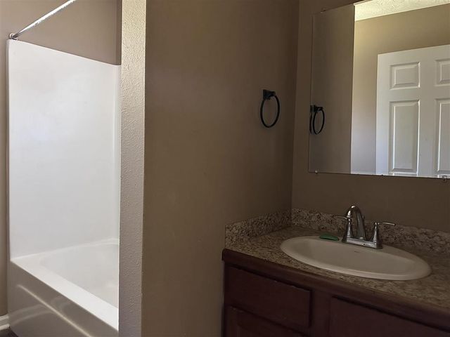 1012 Live Oak Street, Lake Charles, LA 70601