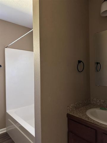 1012 Live Oak Street, Lake Charles, LA 70601