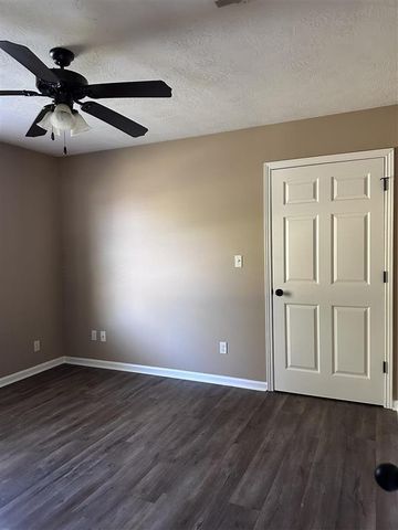 1012 Live Oak Street, Lake Charles, LA 70601