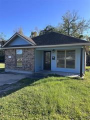 1012 Live Oak Street, Lake Charles, LA 70601
