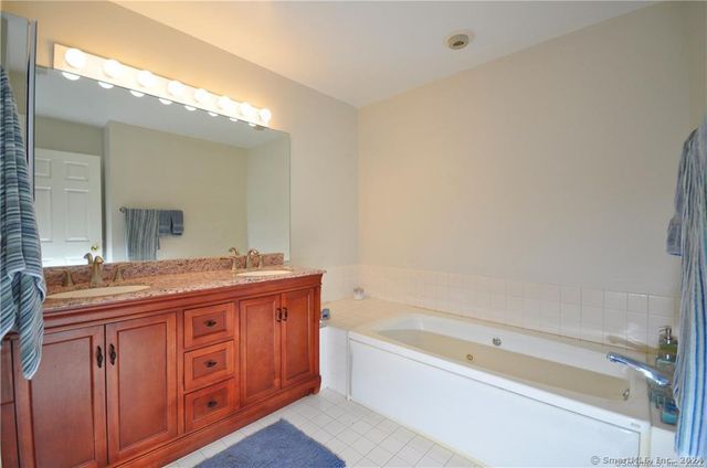 93 Litchfield Ponds Drive 93, Litchfield, CT 06759
