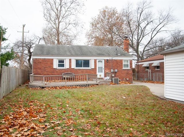 8812 Hemingway, Redford, MI 48239