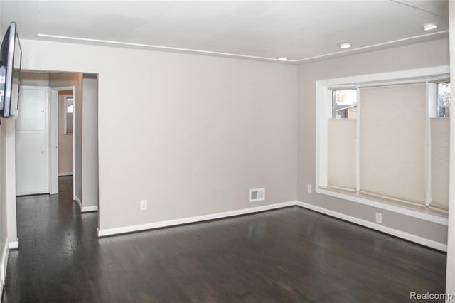 8812 Hemingway, Redford, MI 48239