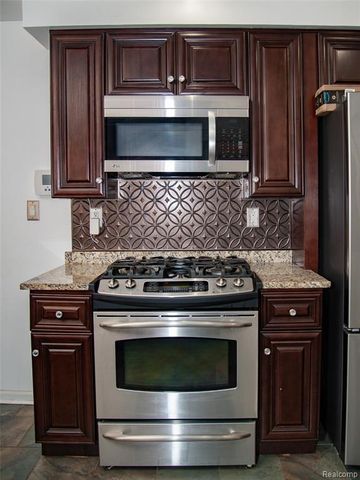 8812 Hemingway, Redford, MI 48239