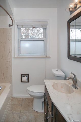 8812 Hemingway, Redford, MI 48239