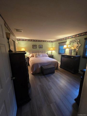 142 Riverside Avenue, Mastic Beach, NY 11951