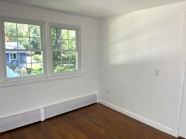 110 Longmeadow Dr, Lowell, MA 01852
