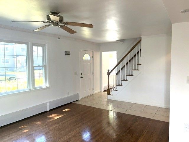 110 Longmeadow Dr, Lowell, MA 01852