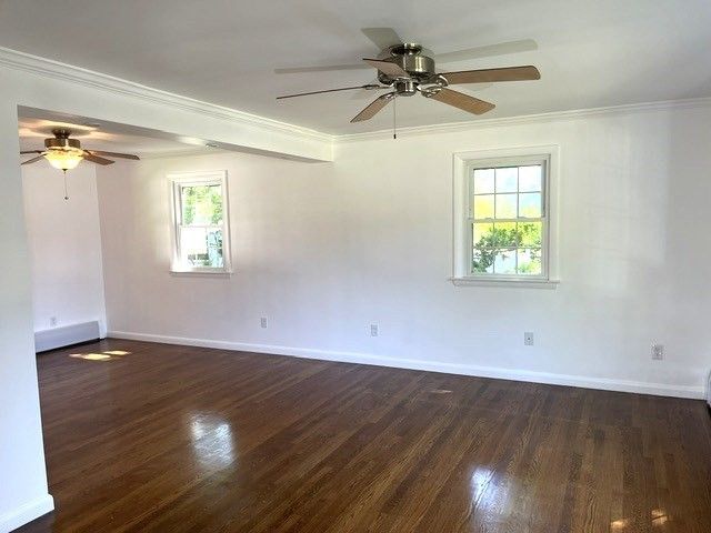 110 Longmeadow Dr, Lowell, MA 01852